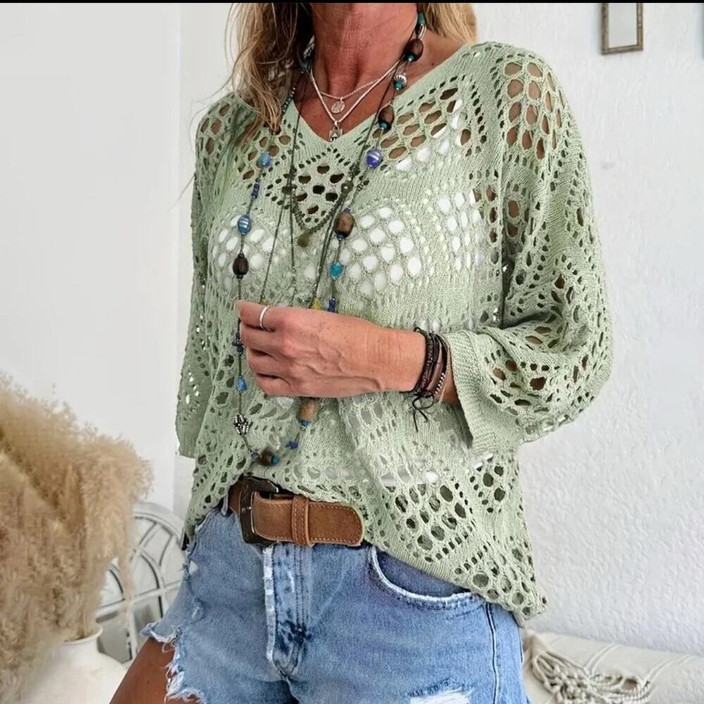 V neck Bat Sleeves Women's Sweater Blouse Diamond Hollow Eyelet Mint Size M
